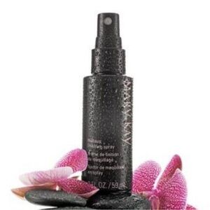 Mary Kay Makeup Finishing Spray by Skindinavia